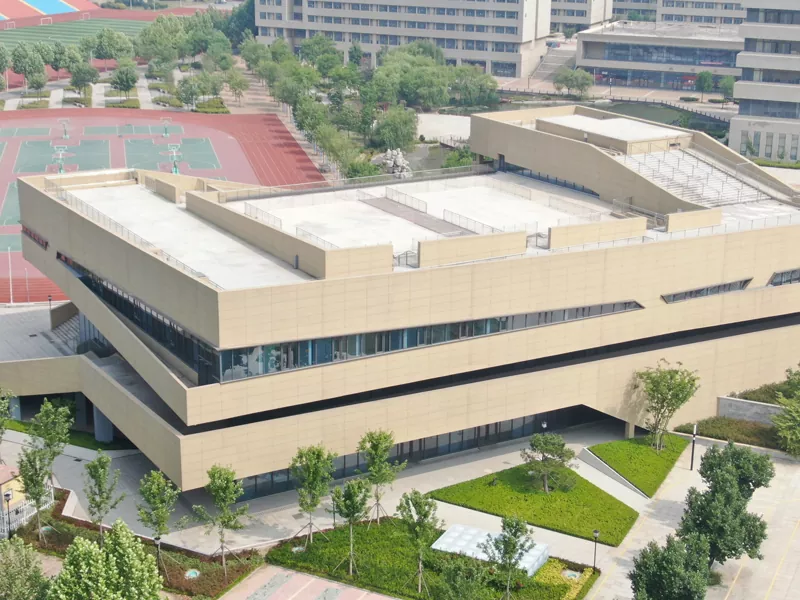 Pam Dewis Adeilad Dur Ysgol ar gyfer Eich Prosiect Campws Nesaf?