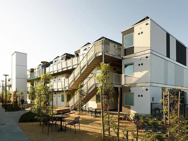 Pam Mae Cartrefi Cynhwysydd yn Symudiad Craff ar gyfer Byw Modern?